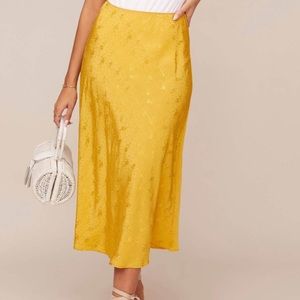 Astr The Label Nava Midi Skirt Yellow